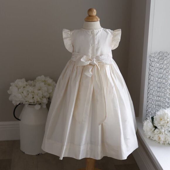 Ivory Silk Smocked Dress French Tuck Pleat Embroidery 24 Month PERFECT LIKE NEW - Picture 4 of 4